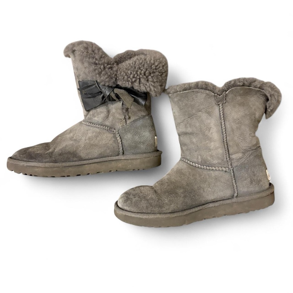 UGG Bailey Bow II boots Women’s Size 8